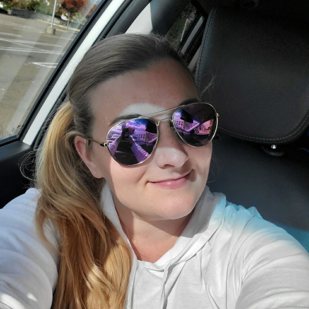 Meet your Posher, Stephanie